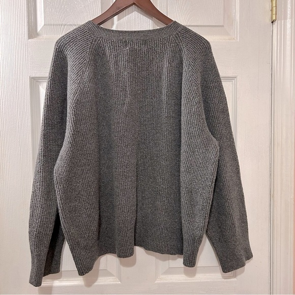 Old Navy Sweater V-Neck Women's Gray Size XL Oversized - Picture 2 of 6